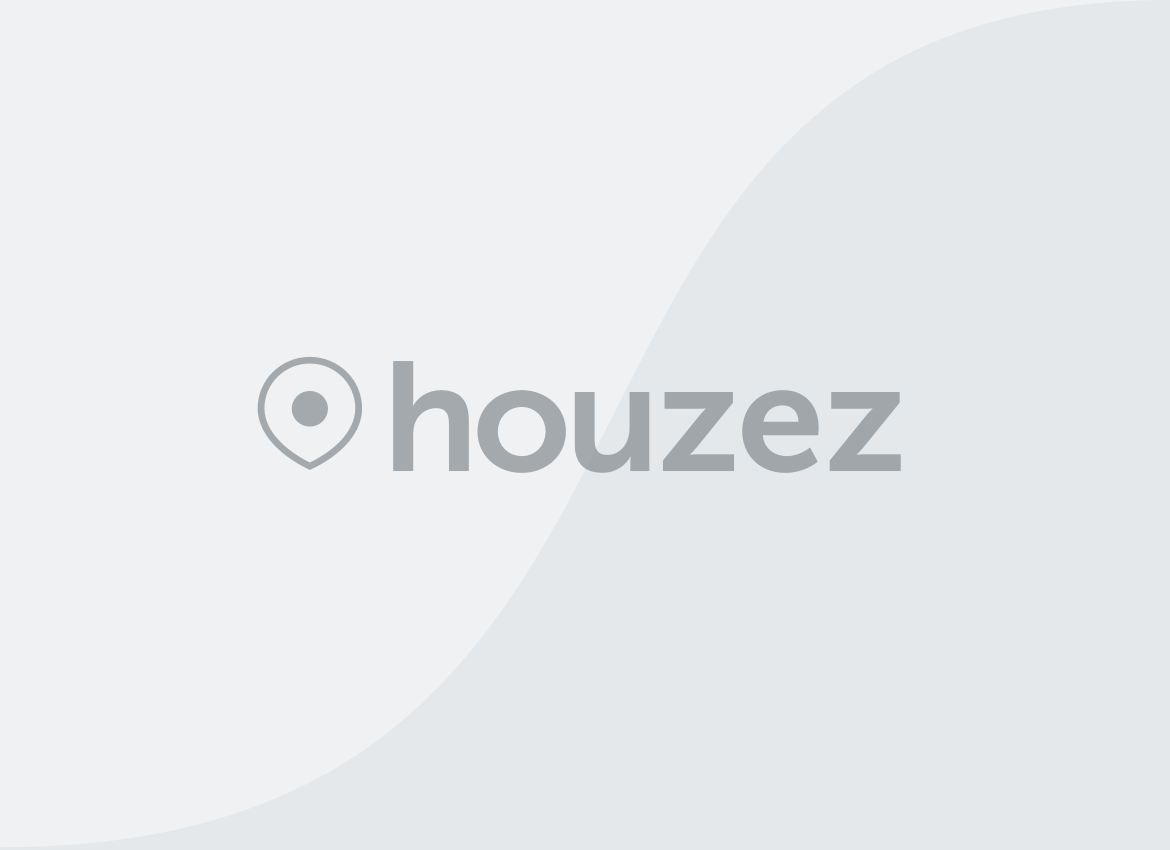 Basement level commercial space FOR RENT on Miltonos Street